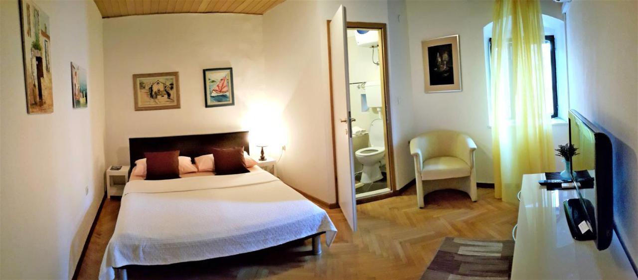 Bruno Split Centre Apartment And Room エクステリア 写真