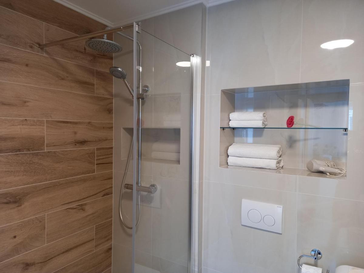 Bruno Split Centre Apartment And Room エクステリア 写真