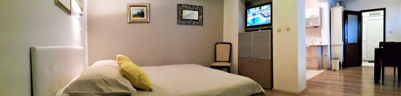 Bruno Split Centre Apartment And Room エクステリア 写真