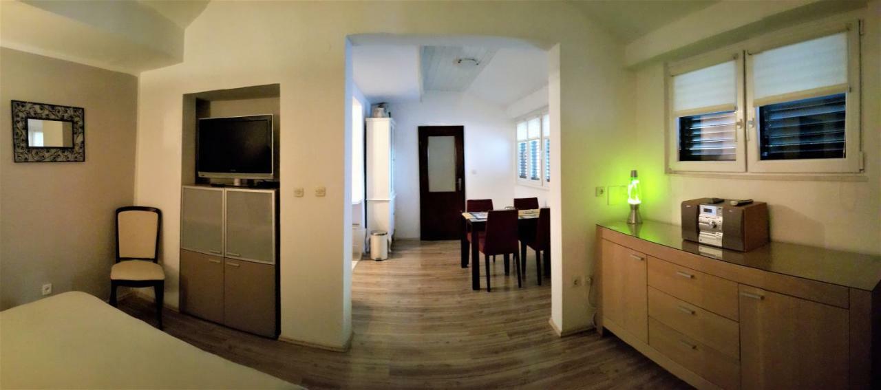 Bruno Split Centre Apartment And Room エクステリア 写真